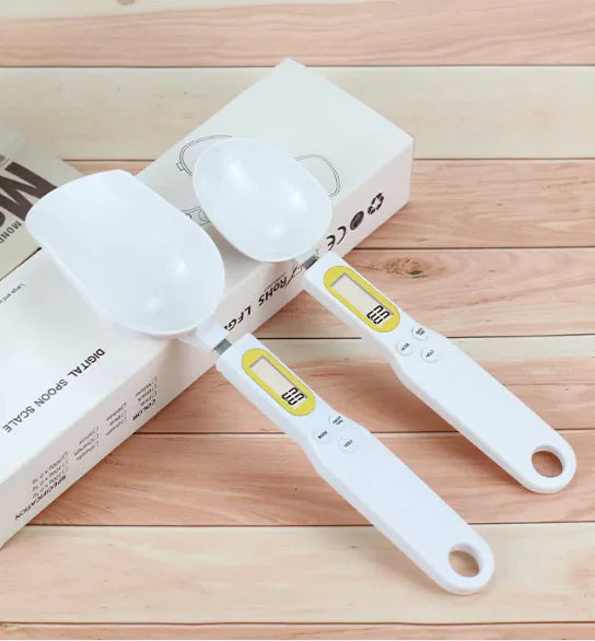 Digitaalinen mittalusikka vaa'alla