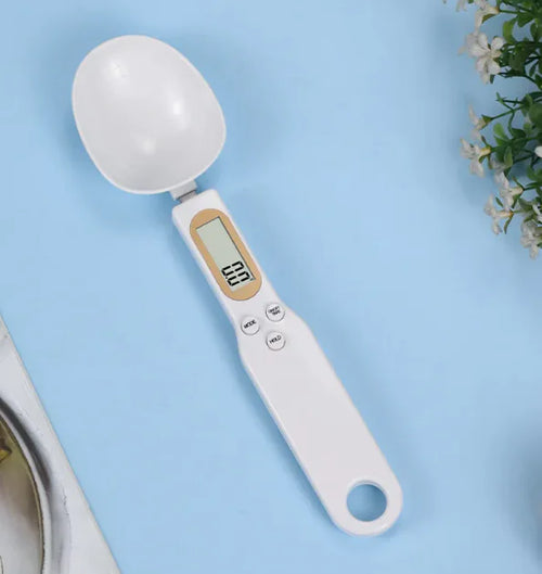 Digitaalinen mittalusikka vaa'alla